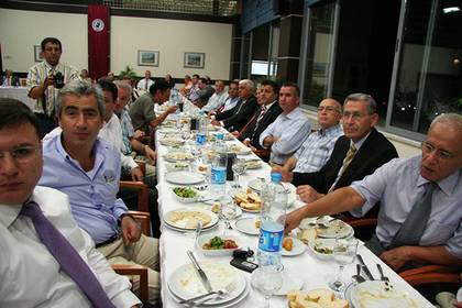 İlk bağış arama yemeği