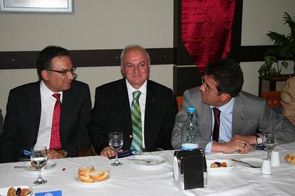 İlk bağış arama yemeği